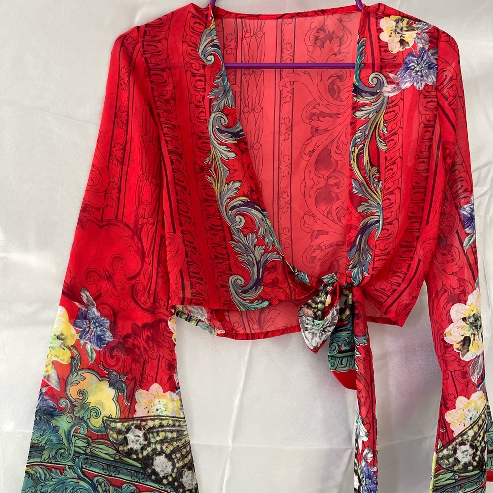 Pretty, silkly layer-able top